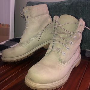 Light gray Timberlands, waterproof!